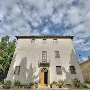 https://villa-montaperti.it-tuscanyhotel.com